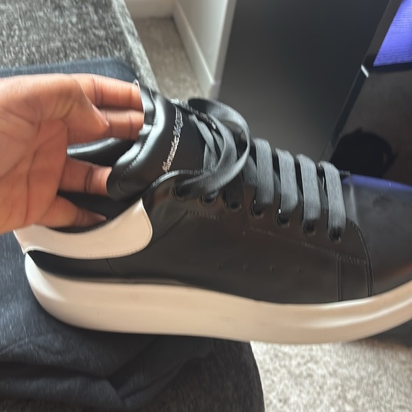 Shoes - Picture 2 of 4